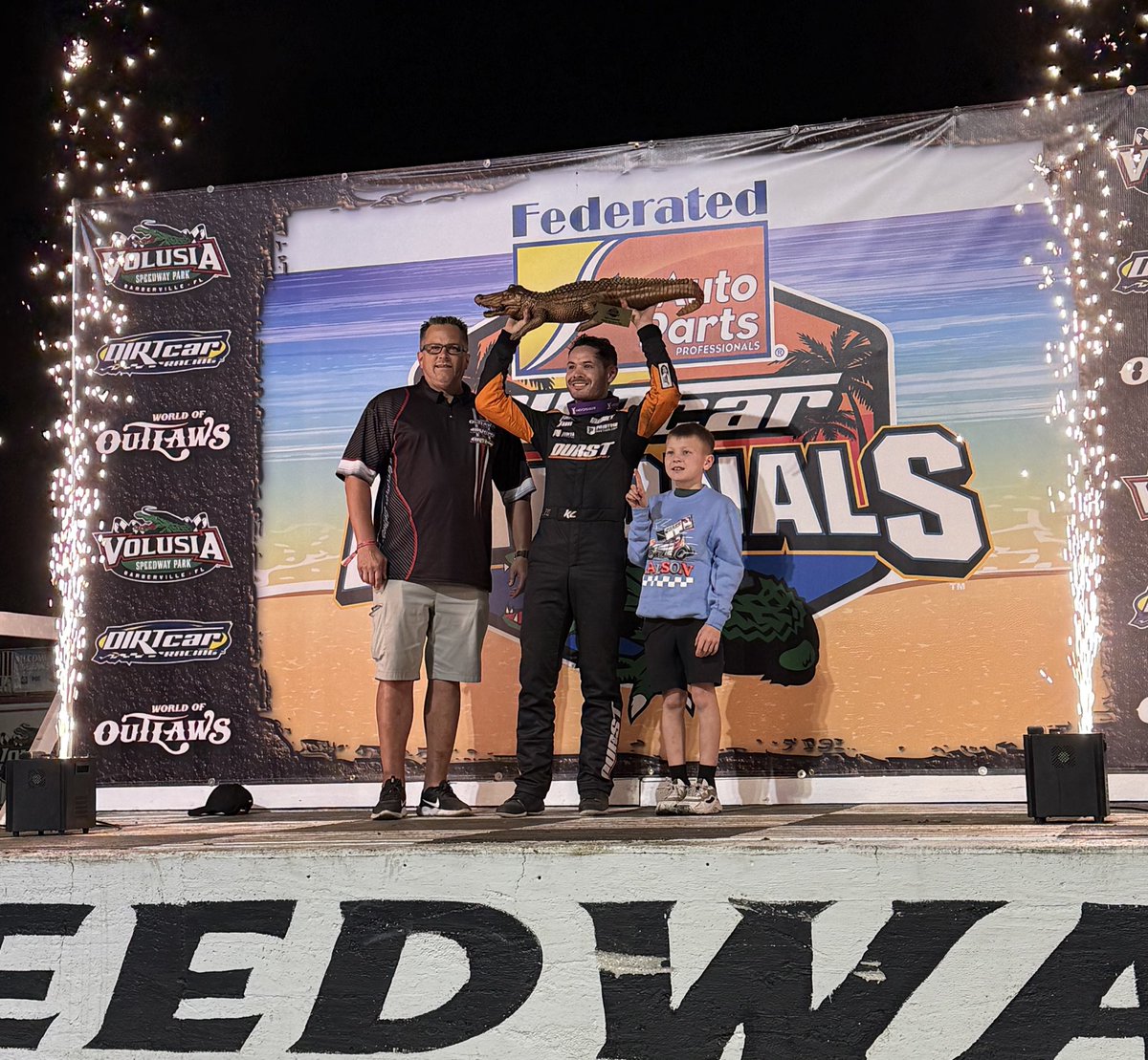 DIRTcarNats's tweet image. 𝐁𝐈𝐆 𝐆𝐀𝐓𝐎𝐑 𝐂𝐇𝐀𝐌𝐏𝐈𝐎𝐍 🐊 

@KyleLarsonRacin adds another title to his collection, winning his first @FederatedAP DIRTcar Nationals Big Gator championship. #FLinFeb