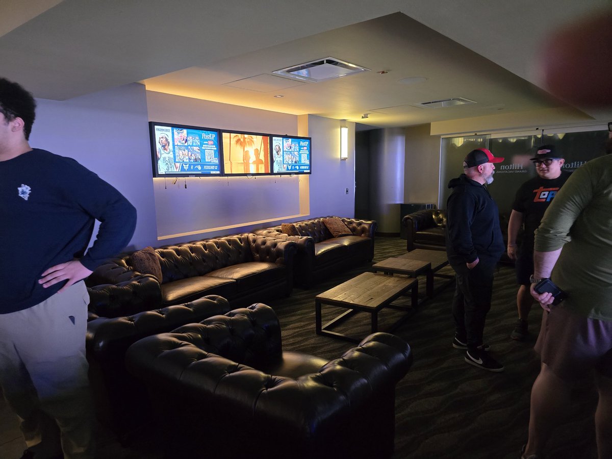 xSTEELAx tweet media