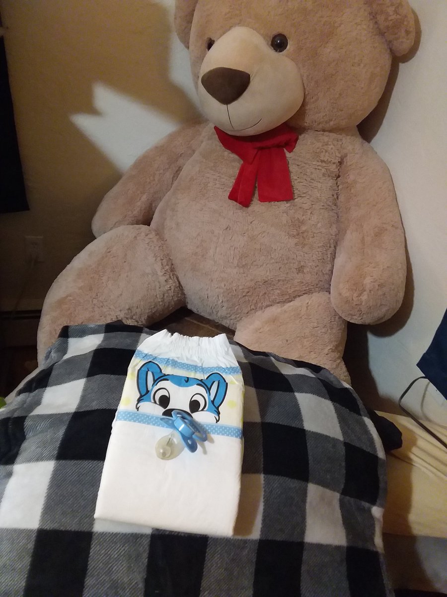 DiaperDaddy3's tweet photo. Keep that pacifier safe baby. https://t.co/cf7wtepaul