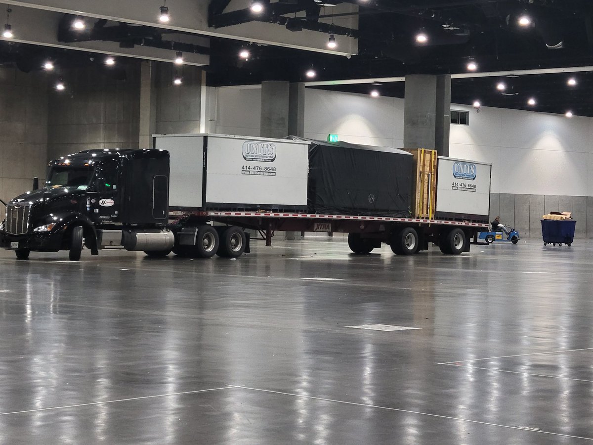 Agua411's tweet photo. Another successful and kick a$$ #gcsaaconference in the books!!!   #Watertronics had a great location, and traffic was excellent both days!!   25k# forklift is required to move buildings!!!    A special Thank You to @Samanthajoc8 for her tireless efforts in making this a success! https://t.co/kfFQEtf0ny