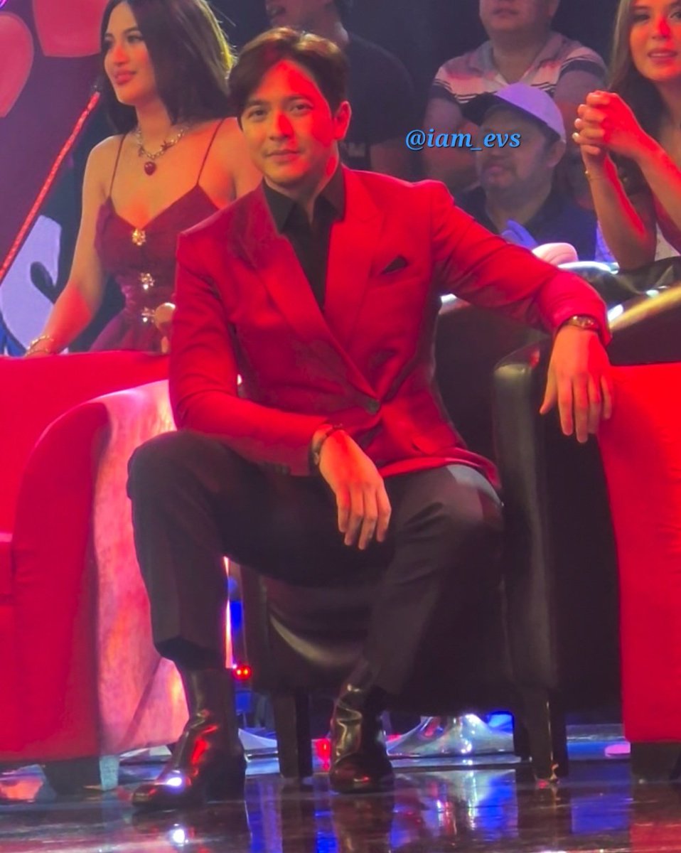 iam_evs's tweet photo. Ampogi mo, Paps!

@aldenrichards02  @AllOutSundays7 
#AllOutSundays 
#ALDENRichards https://t.co/F19JtTmTc8