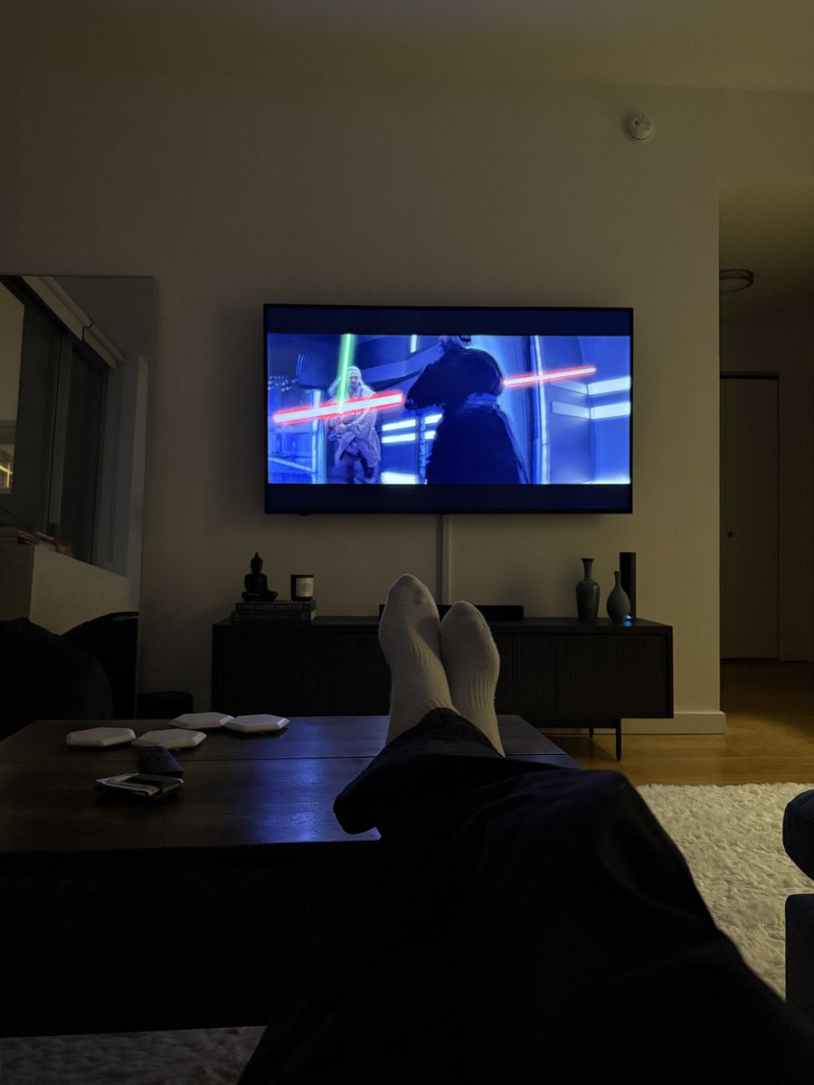 Mid30sManhattan's tweet image. Reminding myself I have a great life even though I didn’t bring a woman home