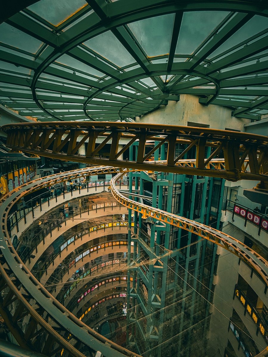 NEFootsteps's tweet image. Did you know Hong Kong's Dragon Centre has an abandoned rollercoaster on its top floor? So cool! It was kinda eerie, but I loved getting to see it for myself