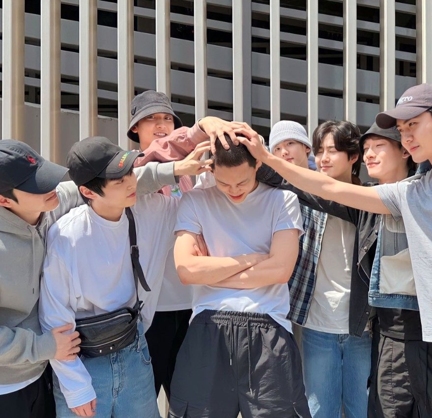 kjispic's tweet image. WAR IS OVER