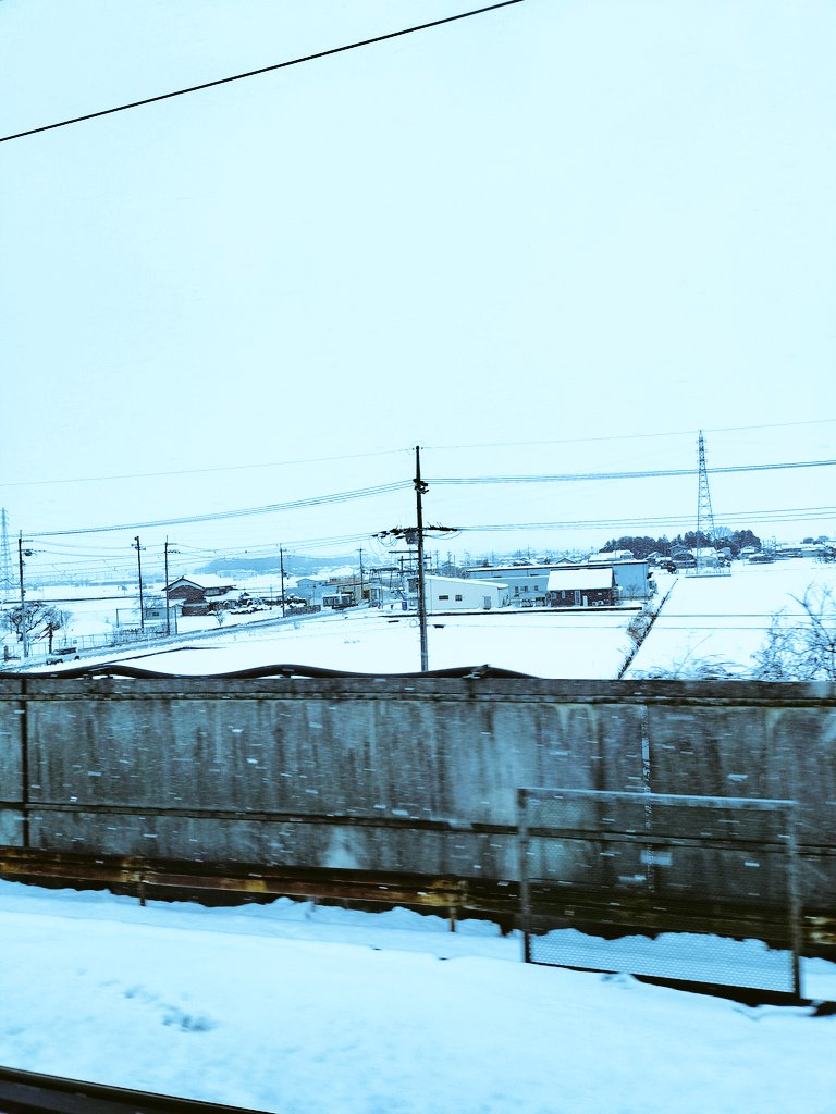 techioblue's tweet photo. 京都-岐阜羽島間は大雪、新幹線も遅延中。名古屋は晴れてるのに。 https://t.co/lKXX89kexw