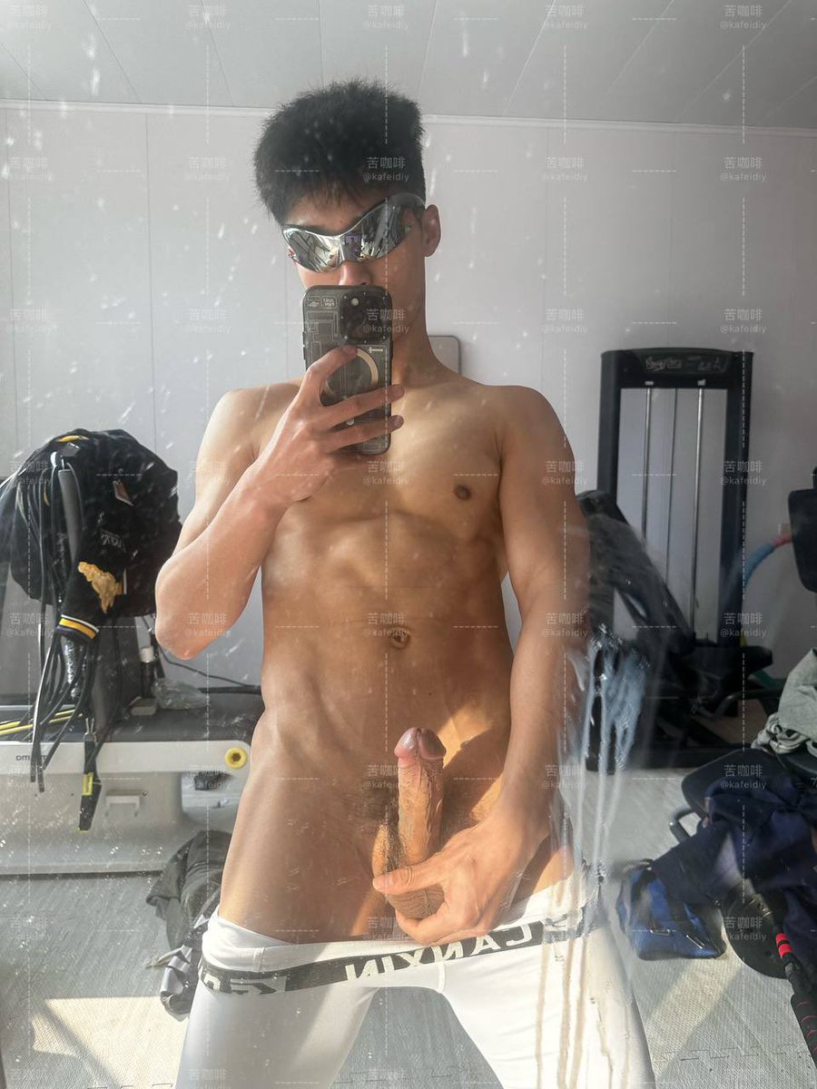 牛牛好涨 想找老婆蹲下帮我含射今晚抱着睡