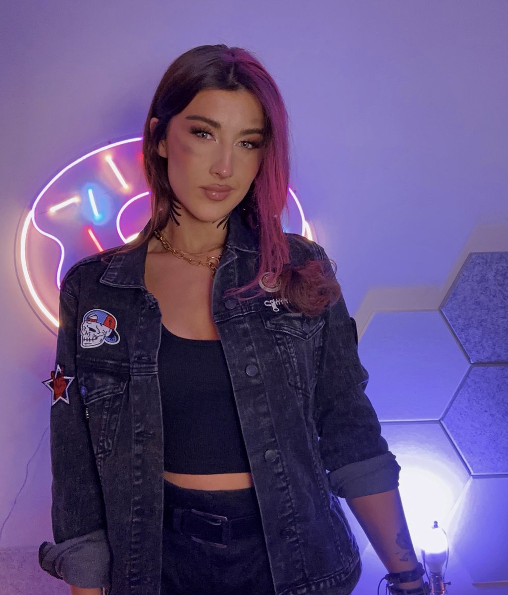 Joyride Maya on duty! 🏍️💜

twitch.tv/xmimks