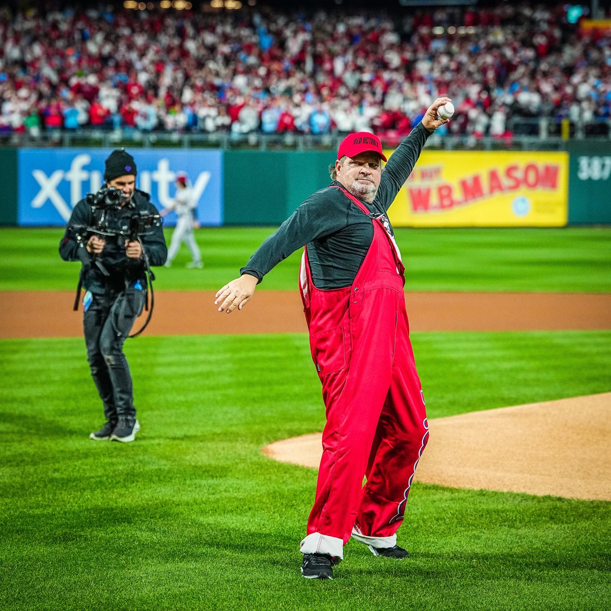 PhilsTailgate's tweet photo. Happy 64th Birthday to Phillies Broadcaster John Kruk! https://t.co/YZHzXiwhNf