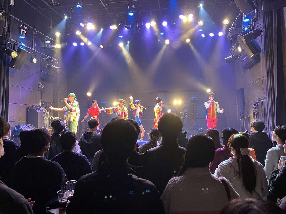 bot_ac_ikehiga's tweet photo. 8バンド目
CAST×CREWさんの演奏でした！！

まさにエンターテイメントって感じのステージでした😎

#matsuhika https://t.co/PI3Q8jAKIq