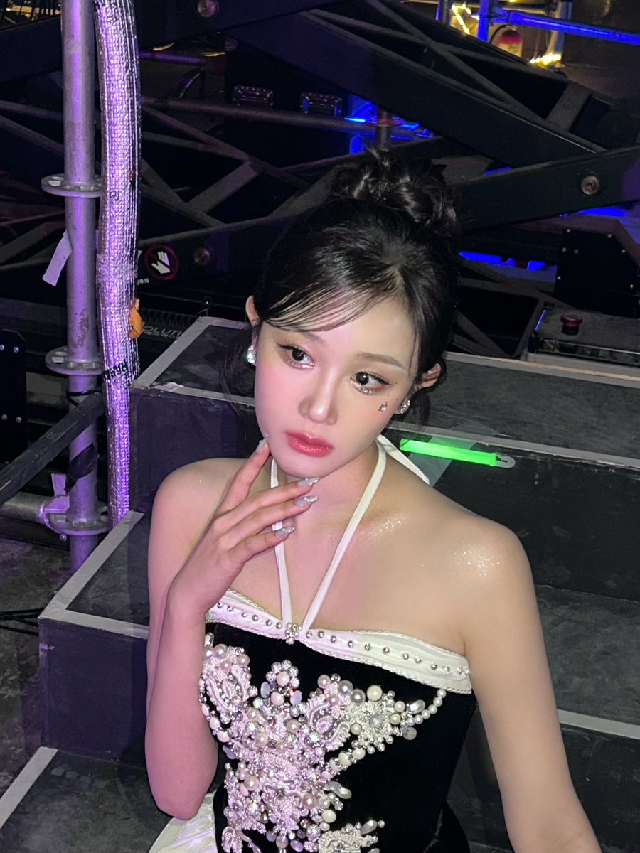 picbaemon's tweet photo. PHARITA WEVERSE UPDATE https://t.co/1Bh4KW2d6L