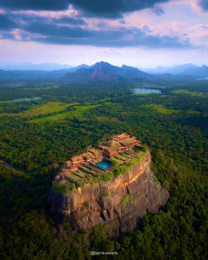 GoHolidaysTrips's tweet image. Sigiriya in Shri Lanka 💚