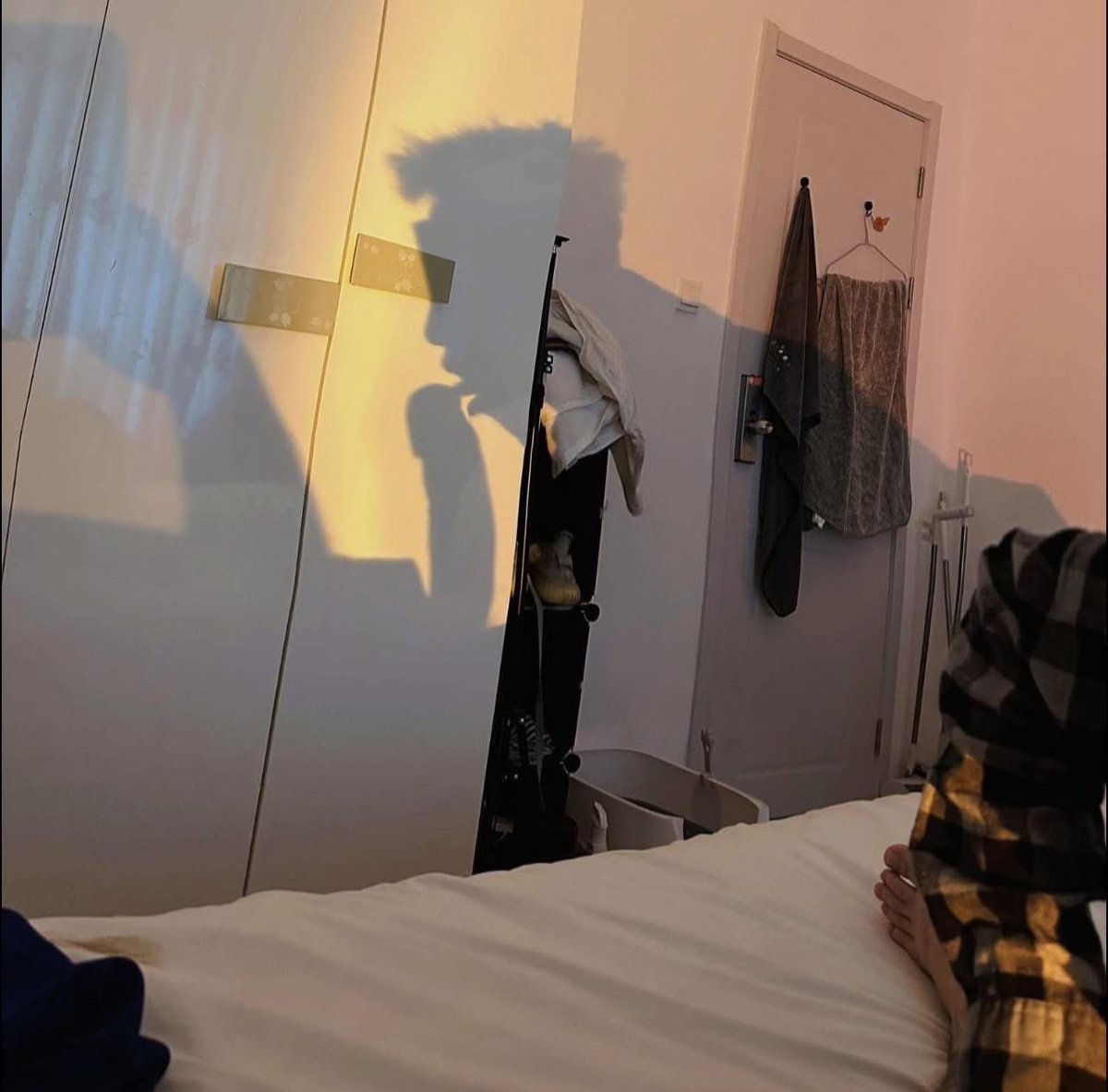 在圖片中找亮點
被可愛弟弟帶回家
舔我的大根..