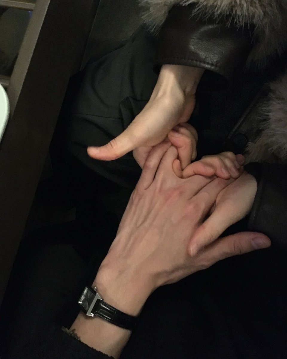 ⋅ꫂ ၴႅၴ. (@theholykiss) on Twitter photo 