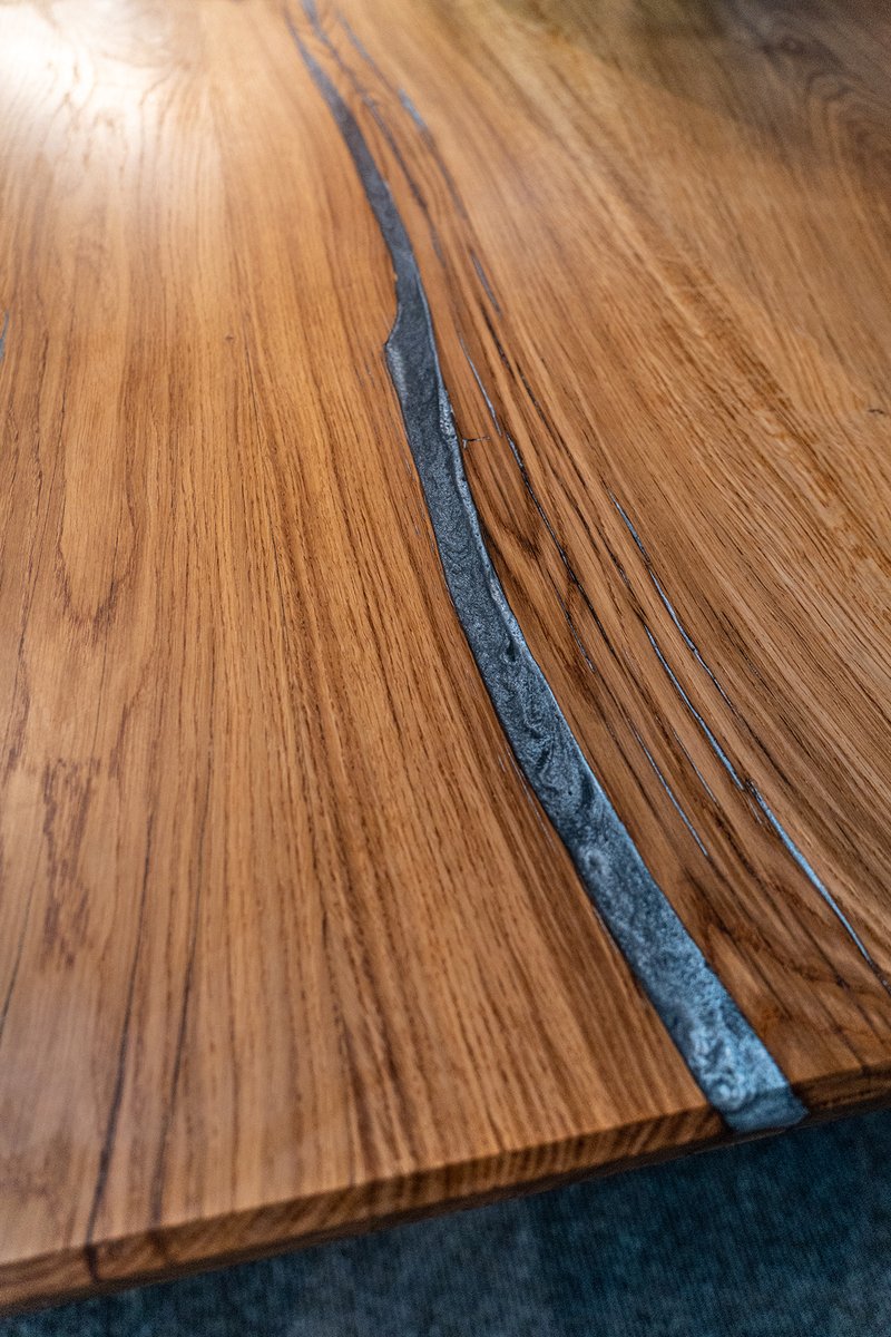 tischwrk's tweet photo. Massive wooden oak table, refined with silver-pigmented epoxy resin

#industrial #design #woodentable #table #handcrafted https://t.co/ZQfpNN4Ocw