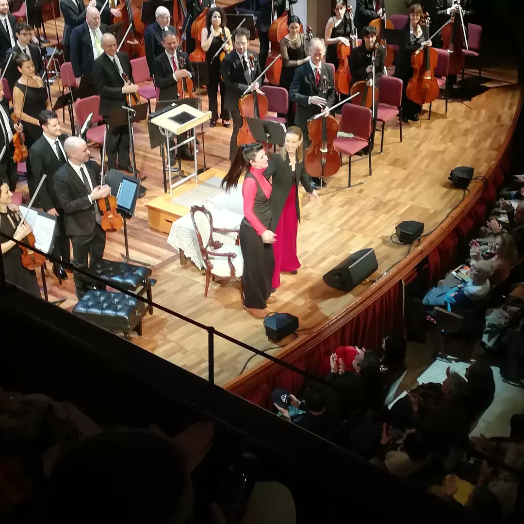 Carme Lula (@carmelula) on Twitter photo Programa al <a href="/palaumusicacat/">Palau de la Música Catalana</a>, amb una gran direcció d'Isabel Rubio i una <a href="/OSValles/">Simfònica del Vallès (OSV)</a> sensible i entregada. L'estrena de R García-Tomàs, un collage preciós. Conjunt de ballets cosits x l'elegant Sergi Mateu, guió d'E. Franch. Molt bona feina d'equip, sala plena i entusiasmada. 🦑💕 Programa al <a href="/palaumusicacat/">Palau de la Música Catalana</a>, amb una gran direcció d'Isabel Rubio i una <a href="/OSValles/">Simfònica del Vallès (OSV)</a> sensible i entregada. L'estrena de R García-Tomàs, un collage preciós. Conjunt de ballets cosits x l'elegant Sergi Mateu, guió d'E. Franch. Molt bona feina d'equip, sala plena i entusiasmada. 🦑💕