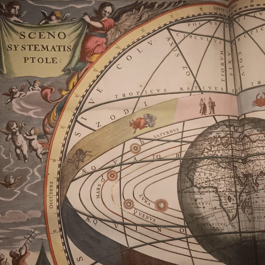 HSMOxford's tweet photo. Can you spot your star sign? ⭐

The HSM's copy of Andreas Cellarius's beautiful 'Harmonia Macrocosmica' is currently on display in the @bodleianlibraries Oracles, Omens &amp; Answers exhibition at the Weston Library. 

 #Astrology #ZodiacSigns #WestonLibrary #Oxford https://t.co/KpeWMZ9Sjy