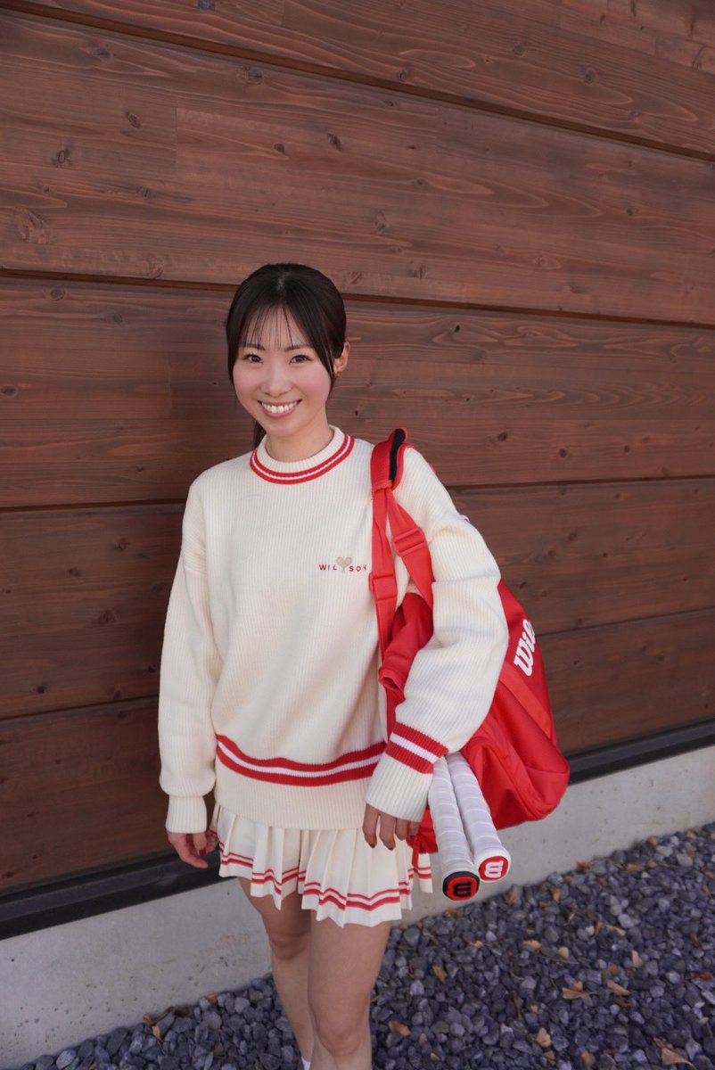 risaushijima's tweet photo. New my partner🧸❤️
どうですか...😆？
@WilsonTennis https://t.co/6wUACOSz1f