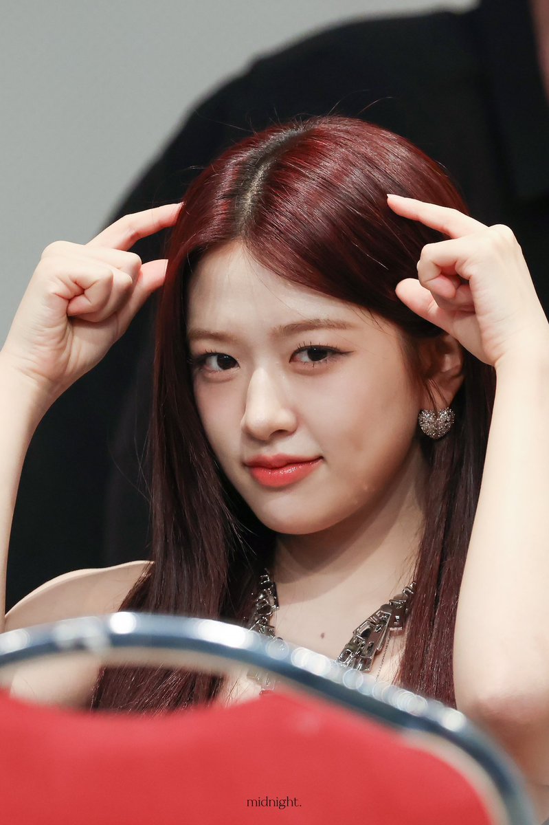 250109

#아이브 #IVE #안유진 #AnYujin #유진 #Yujin