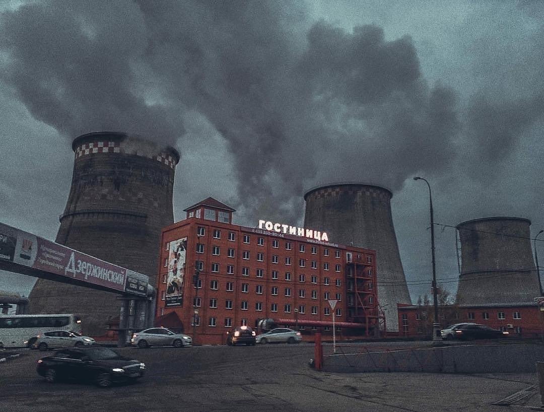 Post-Soviet visual. "Zarechye" hostel near the the TEZ- 22 Power Plant, Moscow, Russia

via Soc Mod