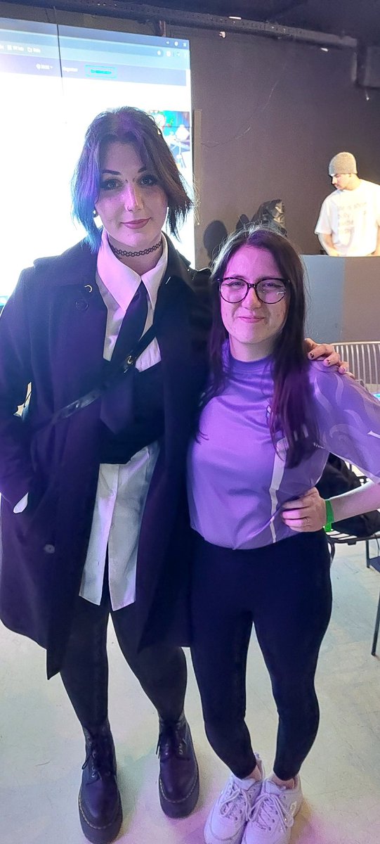 Lunea_Fae's tweet photo. Mais ouii c'était trop chouette 😊
J'ai pris la photo avec elle et Helydia et j'ai vu @hapsolutelly aussi 🫣 elle est si grande par rapport à moi mais trop sympa 😭 https://t.co/P0pUBBeb0v