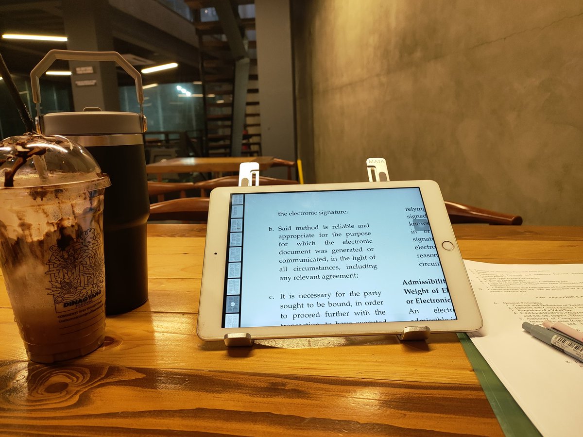 ttyinGodstime's tweet image. There are times when you don't feel like studying but you  promised yourself that this will be the last time you'll take the bar exam. So, yeah, showing up is a must! 💪 #persevere #putinthework #grind #showingup #padayon
