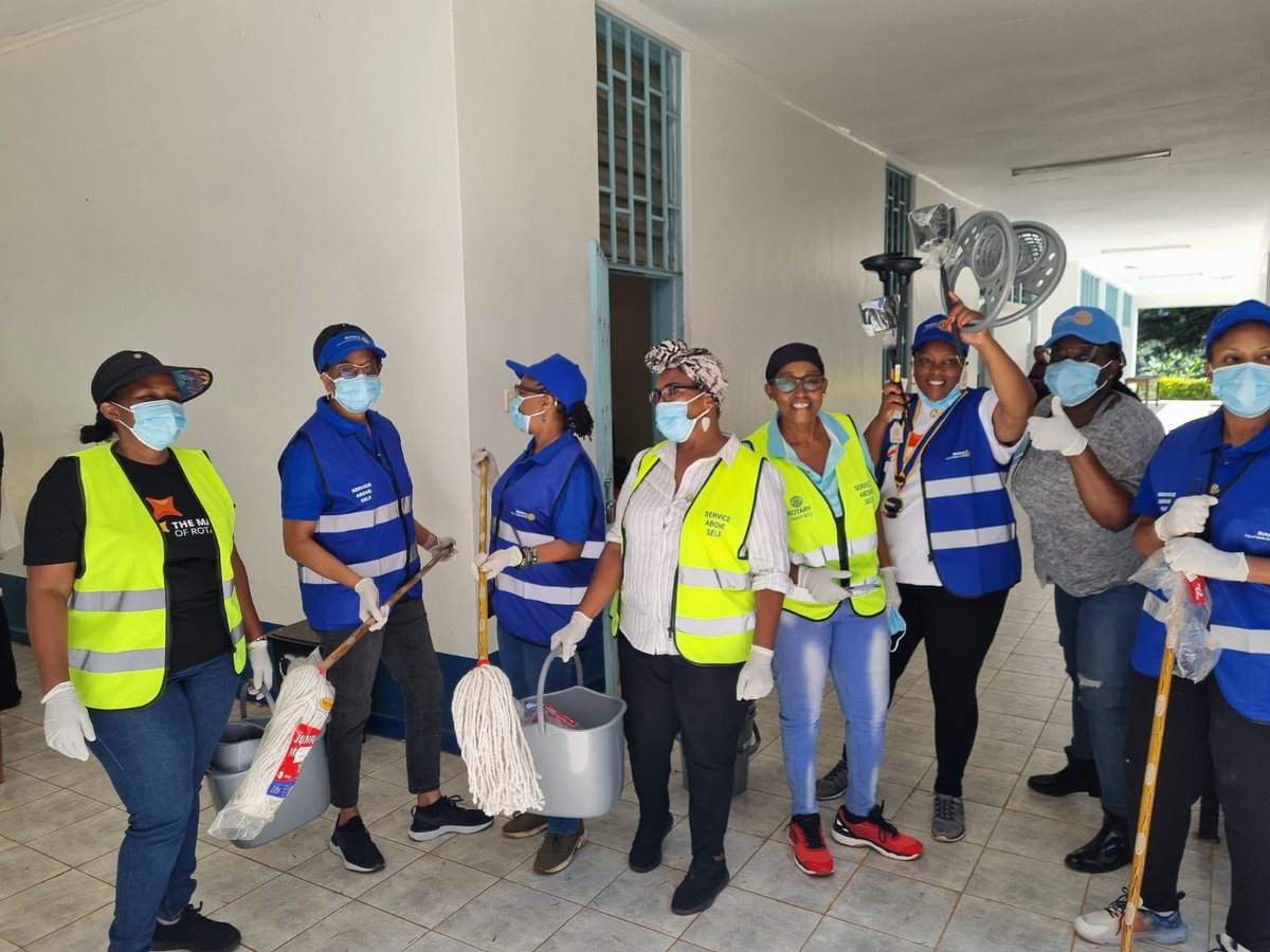 RCKabete's tweet photo. The Springs of service keep flowing,Huge thanks to everyone who joined us for the clean-up at Nyathuna Level 4 Hospital &amp; made the washing machine donation possible. Small acts, big impact—bringing care, dignity, and freshness to young mothers. Bless you all! #ServiceAboveSelf https://t.co/kAZPemIYNa