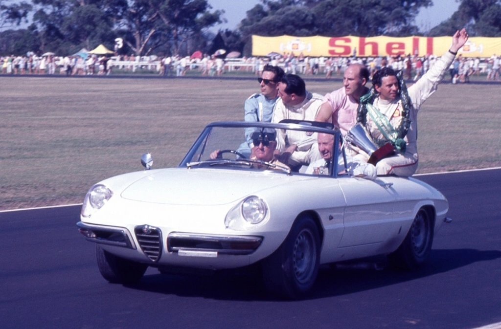 GordonMercedes9's tweet photo. #SuperstarSunday  1968 Tasman Series  😎🏁

https://t.co/ckggm9sEc2 https://t.co/uFlAV3ctu2