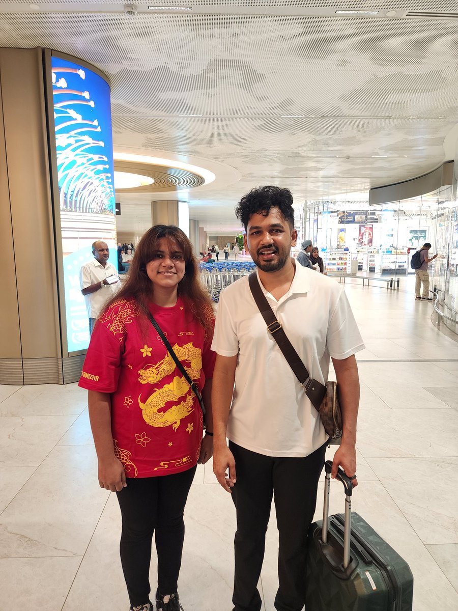 aswita27's tweet photo. I AM LITERALLY CRYING AND SHAKING AFTER 11 YEARS FINALLY MET MY INSPIRATION NO WORDS CAN EXPLAIN THIS N AADHI NA REMEMBERS MY NAME THIS WAS A DREAM COME TRUE MOMENT. THANK YOU SOO SOO MUCH AADHI NAAA THANK YOU FOR EXISTING AND DOING WHAT YOU DO  AND INSPIRING ME
 @hiphoptamizha https://t.co/Az9g3LKEUm