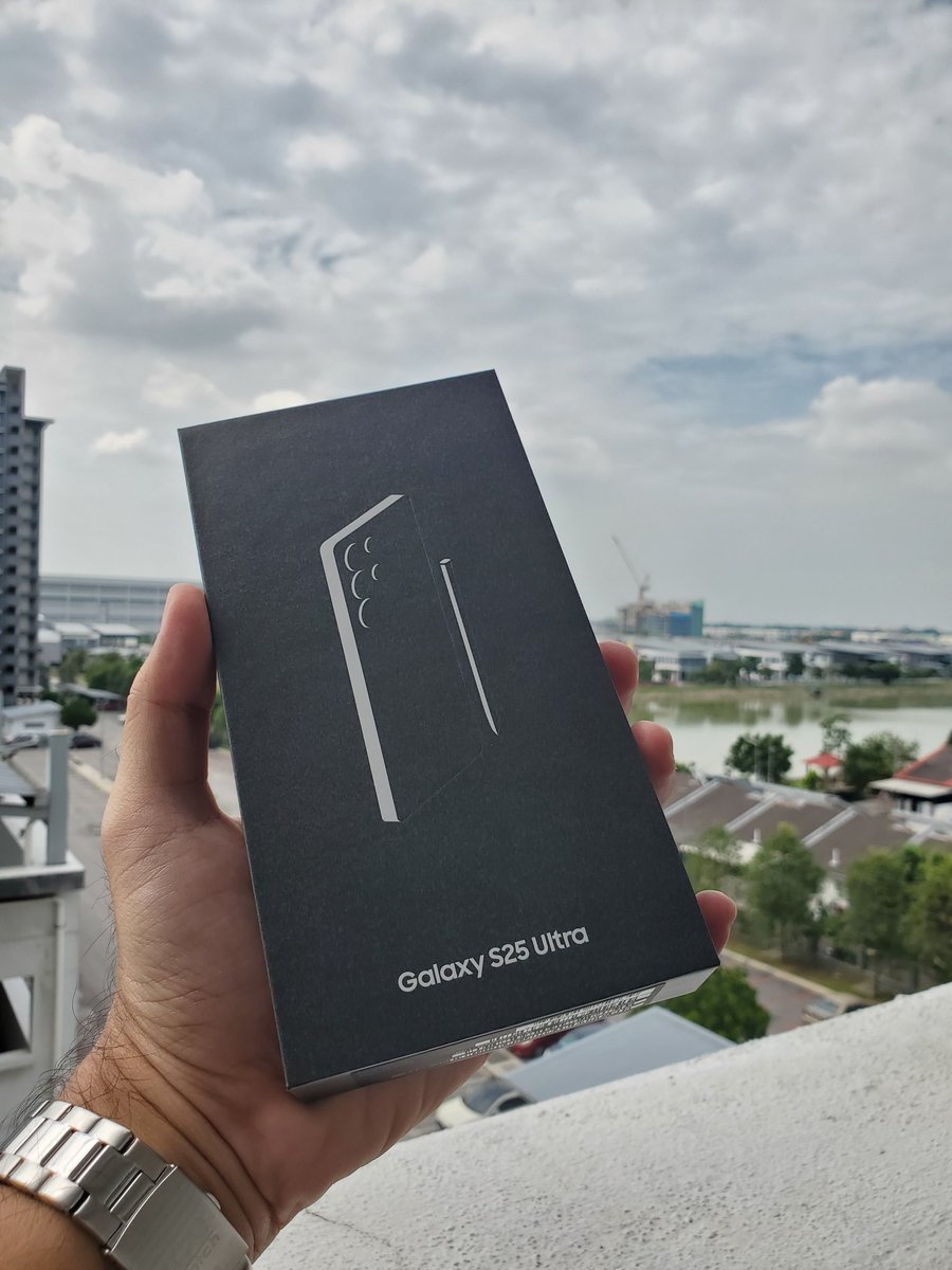 9W3REP's tweet photo. Switch back to android because ios is too boring https://t.co/p3ofEatj3L