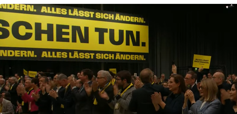 NineBerry's tweet photo. Das neue FDP-Design erinnert mich an Ausverkauf bei einem insolventen Billig-Möbelmarkt. "ALLES MUSS RAUS". Passt sehr gut. https://t.co/Be2cAmcwzI