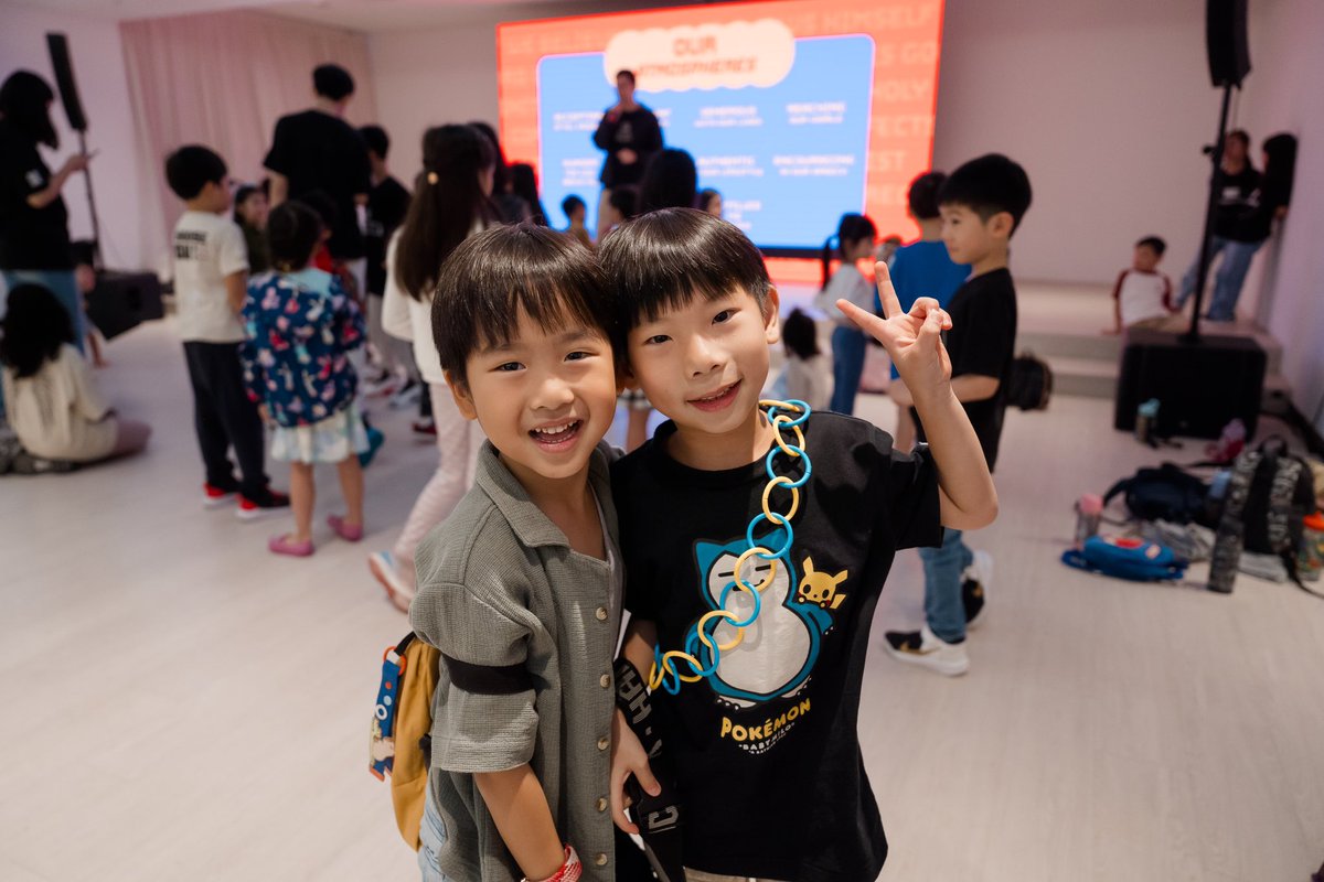 kingdomcity's tweet photo. Today at #kingdomcitykids, we learnt the importance of reading the BIBLE! 📖 God’s Word guides us and strengthens our faith.
Let’s keep building strong foundations by growing in His Word ✨
#bornforpurpose #kingdomcityweekend #sgchurch #singaporechurch #kidsministry #kidschurch https://t.co/Ksw9we8XmB
