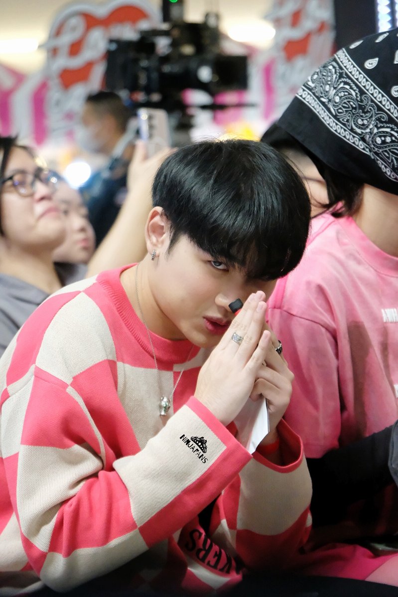 NIN_JAFANS's tweet image. ไหว้พระเถอะลู๊กกกกก🤣🙏

#4MIX #folksong4MIX
#Projext52
#52to25PressCONmunity
#Whizmusic