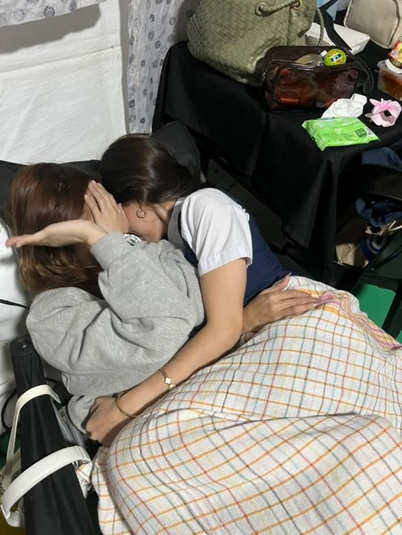caliibearr's tweet photo. Freykki caught on cam!!! What is da meaning of diz mæm??
@iamsarajoe @angela_muji 
#sarajoe #angelamuji #amnse https://t.co/pr46fHUojE
