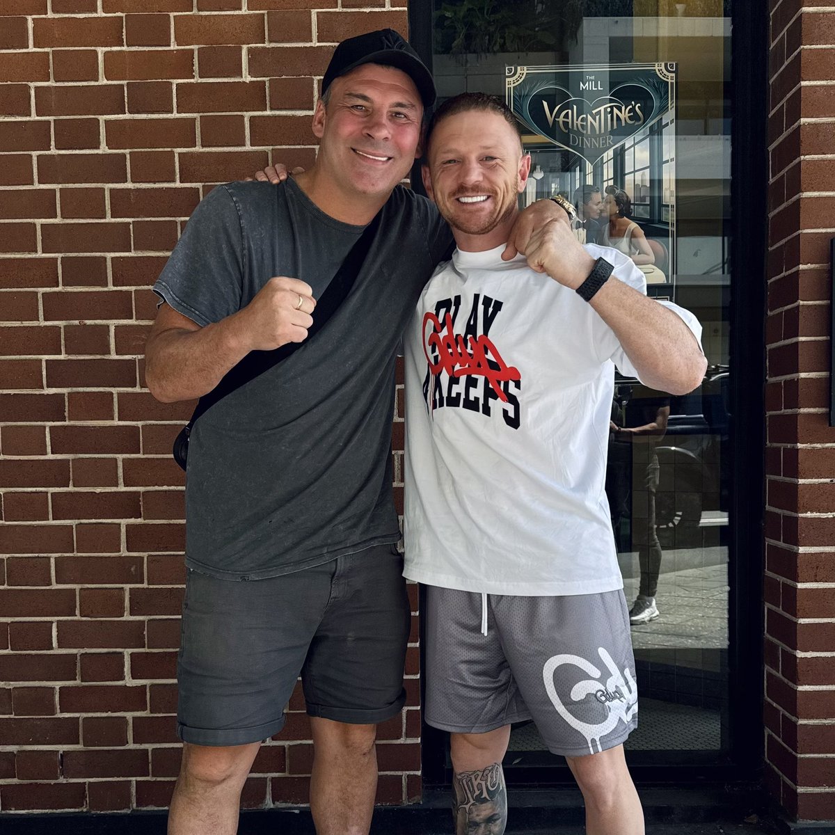 LukeJackson's tweet image. Every once in a while, you meet someone whose greatness transcends their record. @JoeCalzagheCBE, with 46 wins, 32 KOs, a Hall of Fame career, and an impeccable legacy, proves that true champions give back as much as they conquer. Thank you for the gift, my friend. 🙏🏼🥊