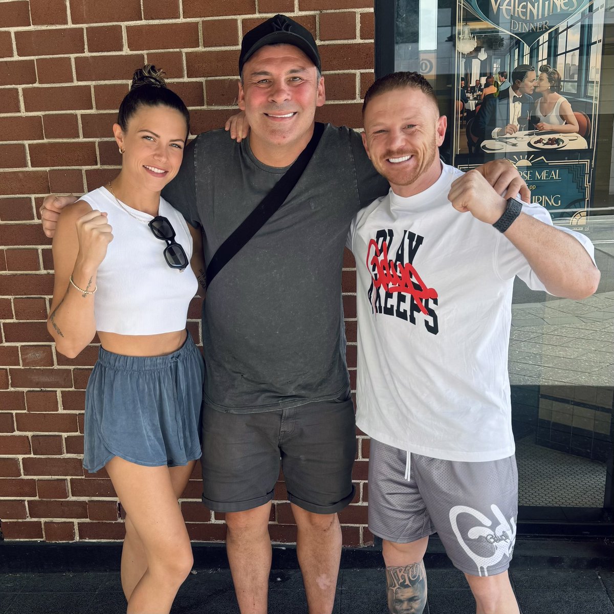 LukeJackson's tweet image. Every once in a while, you meet someone whose greatness transcends their record. @JoeCalzagheCBE, with 46 wins, 32 KOs, a Hall of Fame career, and an impeccable legacy, proves that true champions give back as much as they conquer. Thank you for the gift, my friend. 🙏🏼🥊