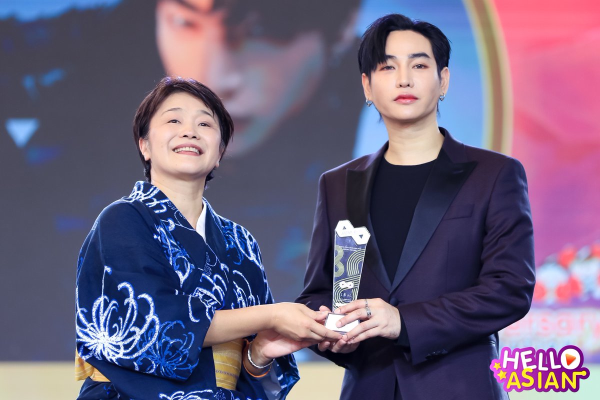 Hello_asian's tweet photo. 🎉ขอแสดงความยินดีกับ “เป๊ก ผลิตโชค” ที่ได้รับรางวัล ‘Japan Expo Golden Popular Award’ และ ‘รางวัลเกียรติยศสำหรั���ศิลปินที่เป็นที่รู้จักในประเทศญี่ปุ่น’ในงาน Japan Expo Thailand 2025

#PeckPaLitChoke #เป๊กผลิตโชค️ 
#PeckxJAPANEXPO2025
#JAPANEXPOTHAILAND2025 
#JAPANEXPOTHAILANDAWARD2025