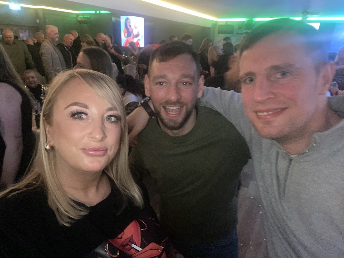TerriDocherty's tweet photo. Family 40th ❤️😇 https://t.co/LaHdgwQKWj