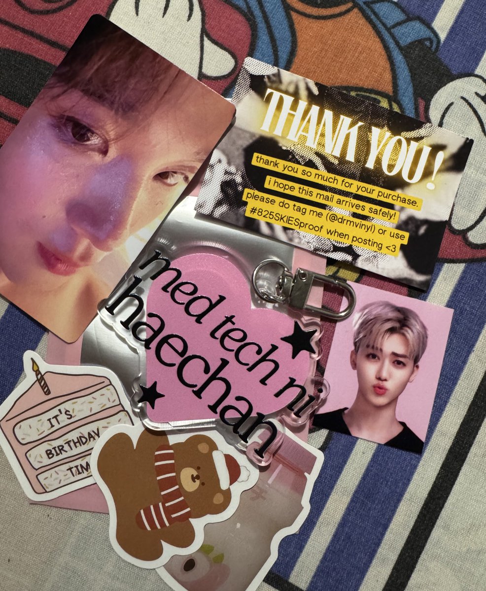 sharxxi's tweet photo. Pa give up na sana pero medtech ni haechan pala to. Padayon! ✨
Thank you @drmvinyl 💖 super love the freebies as well! AAAAA #825SKIESproof https://t.co/S9xb1IQDXw