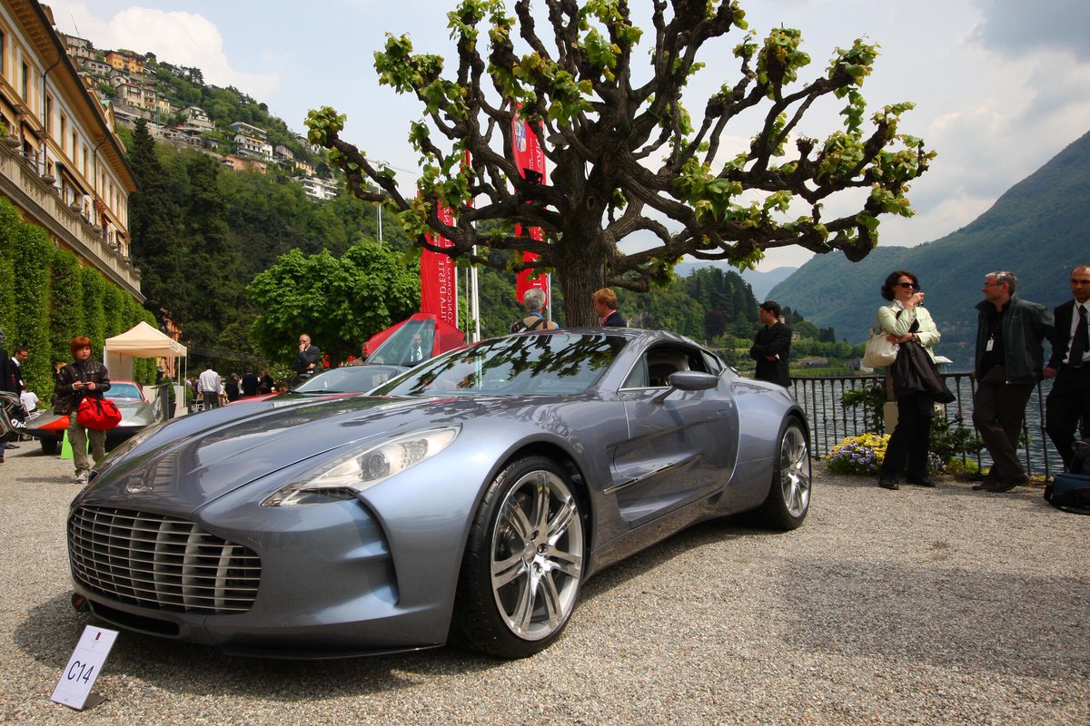 CarManToday's tweet photo. Aston Martin One-77 at Villa d'Este.  The colour is Concours Blue....it has just returned to the Aston Martin colour palette
#HWM #AstonMartin #one77 https://t.co/HXWvmlsAtH