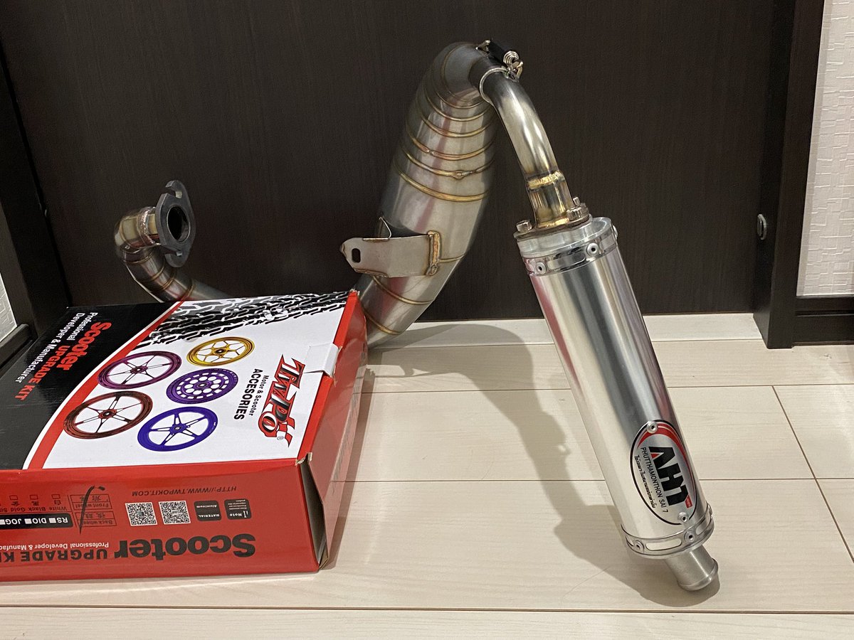 modena18dio's tweet photo. 左出しステンレスマフラー入荷！

AHT製

44mm〜50mm
50mm〜54mm

¥59,800- https://t.co/9QPf2rcukS