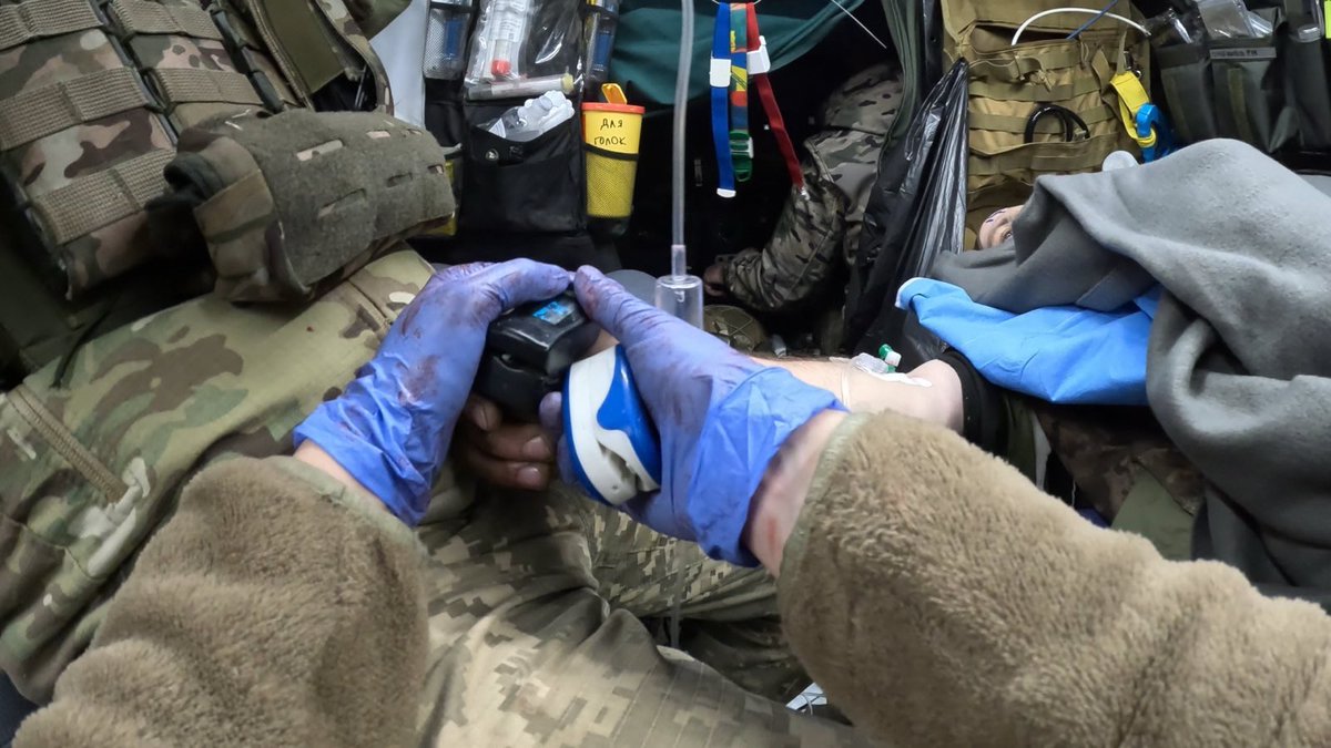 Госпітальєри працюють майже вздовж усієї лінії фронту. 
Заради кожного воїна. 

З 2014 року ми провели більше 28 тисяч евакуацій і їхня кількість збільшується щодня.