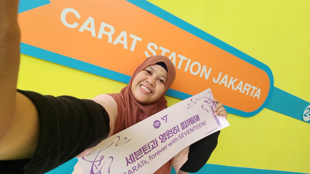 OktaviaWindy19's tweet photo. Keseruan hari ini di Carat Station
Seru banget! Antrian cepat sat set, banyak spot foto ada photobooth khusus akun premium dan pas pulang dpt merch + handbanner gede banget!
Thank You @SpotifyID menghadirkan carat Station buat kita #SpotifyCARATStationID #SpotifyID #SEVENTEEN https://t.co/qxpgShLkaN