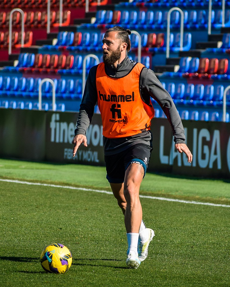 CD Eldense tweet media