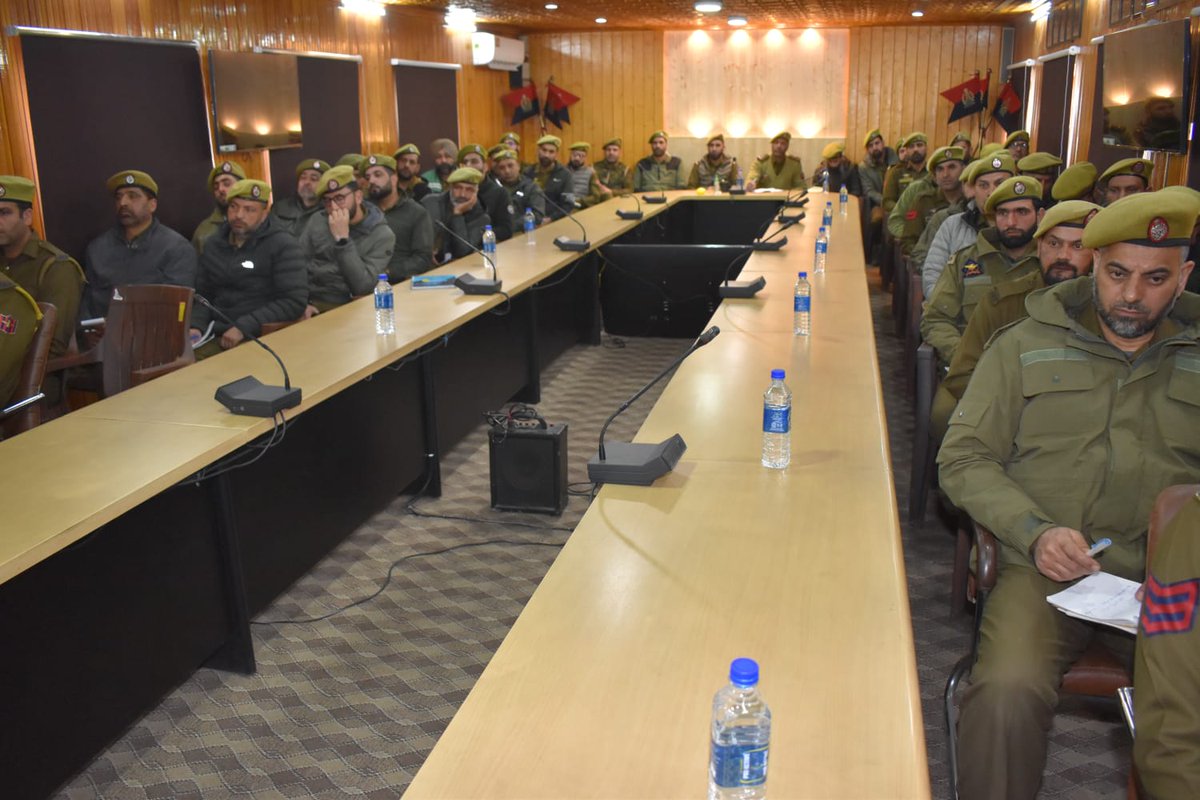 BUDGAM POLICE tweet media
