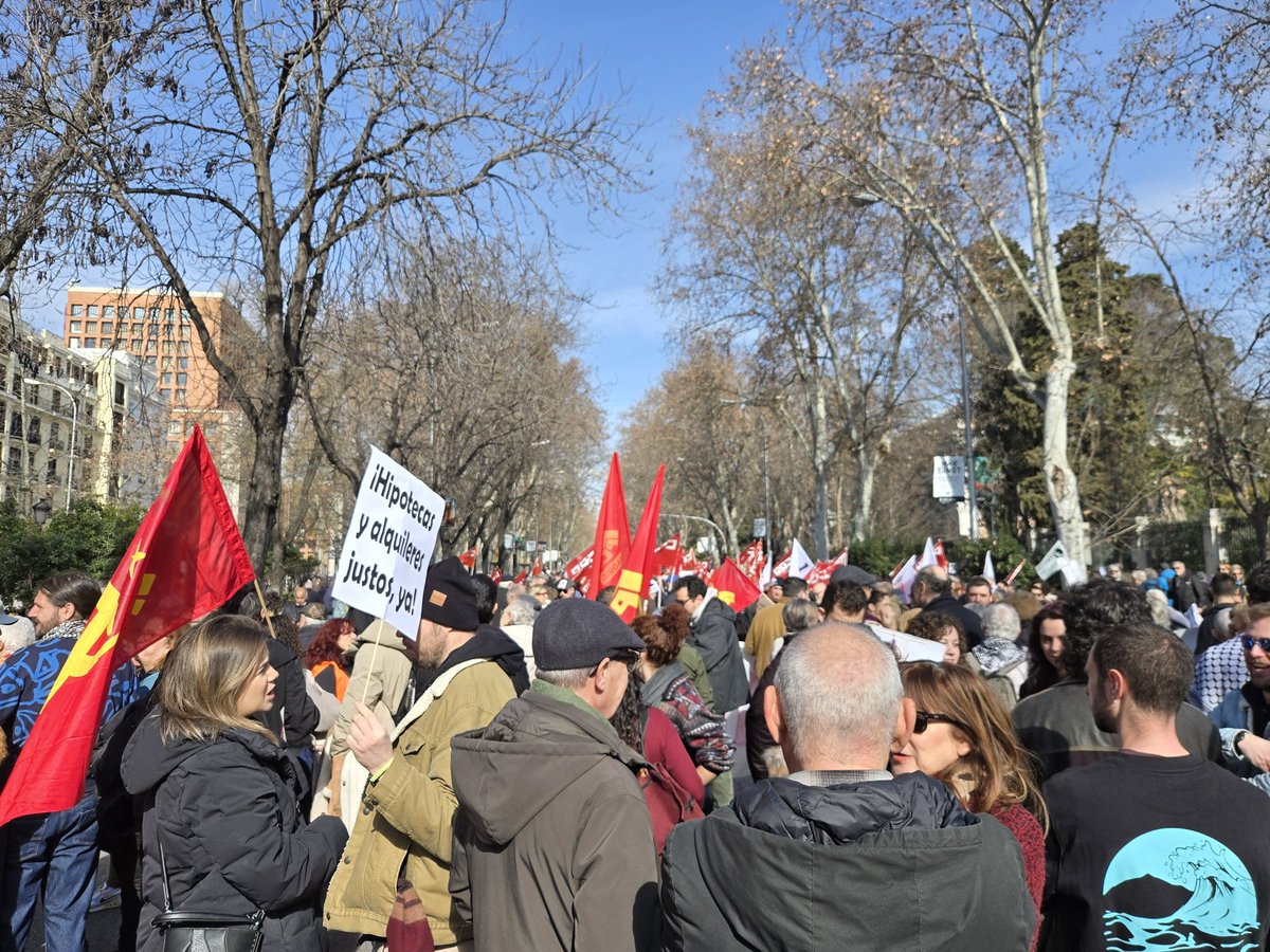 PCEAlcorcon's tweet image. Una vez más el pueblo de la Comunidad de Madrid se moviliza para exigir medidas que garanticen el derecho constitucional a una vivienda digna y adecuada #9FTomamosLaCalle