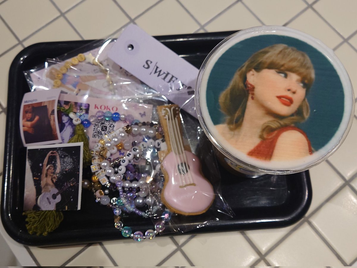 記念すべき私の28回目のEras filmシアター鑑賞は熱い熱いSwiftieのみなさんとご一緒できてこれまた思い出深いものとなりました🤗(ブレスレットばら撒き状態でゴメンなさい💦)
#TheErasTourFilmWatchPartyJapan