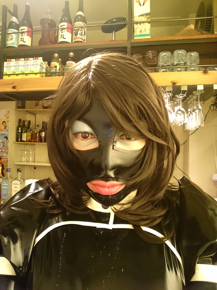 Mrbean93192990's tweet photo. 7年くらい前 #Gombar での写メ懐かしくてまともに見れないよ メイクがやばすぎ😱
#rubber #latex #crossdress #ラバー #ラテックス #女装 #LBASE #libidex https://t.co/GCk2oUQGsc