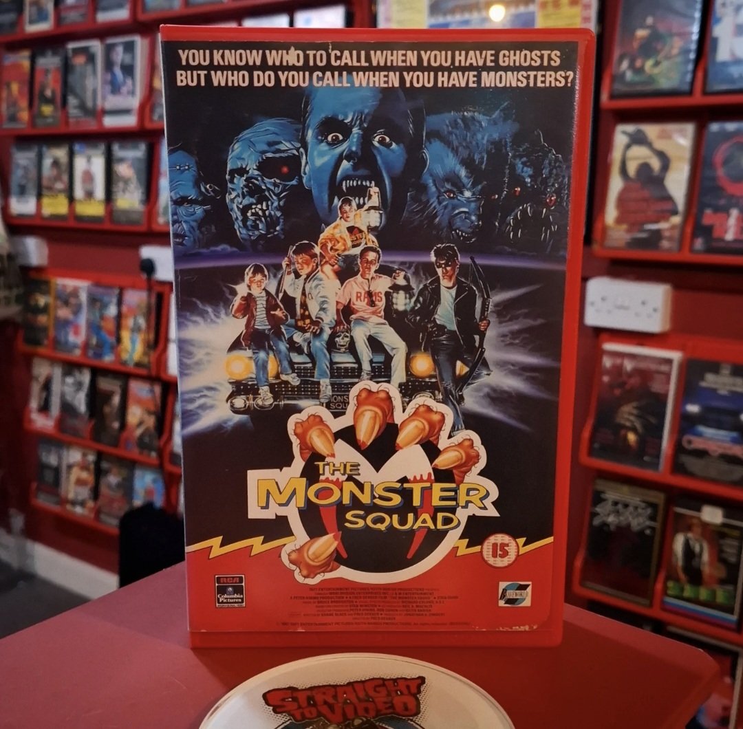 80sVideoShop's tweet photo. One of the greatest Gateway Horror Movies..... one of the greatest VHS Artworks..... an essential tape for a lot of collectors! 

We're open today till 3pm. Come see us! #nards https://t.co/hxyWernFPF