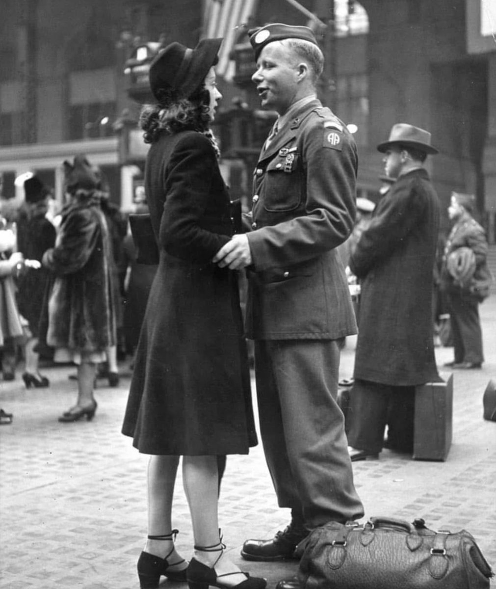 In 1943, a paratrooper of the 82nd Airborne Division bids farewell to his gal at Penn Station in New York on his way to the European Theater. 🪂

Happy Valentines Day ❤️