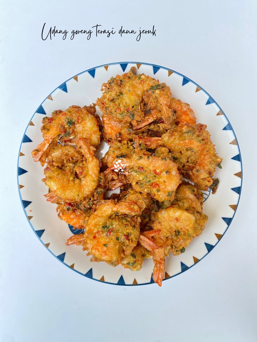 Maeliani07's tweet photo. Meramaikan #WeekendTahu dengan membuat Tahu goreng terasi daun jeruk beserta menu lainnya β€οΈππ
Makan siang yang sedap banget hari ini β€οΈβ€οΈβ€οΈβ€οΈ https://t.co/O48W79dzsP